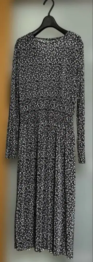 ZARA 꽃무늬 플레어 원피스 M 사이즈