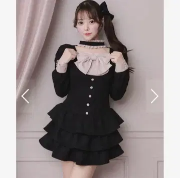 pium 프론트 리본 초커 티어드 미니 원피스