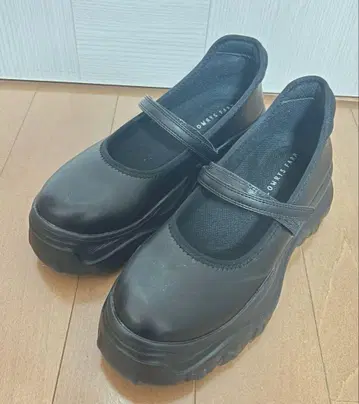 로리즈팜 통굽 발레 스니커즈