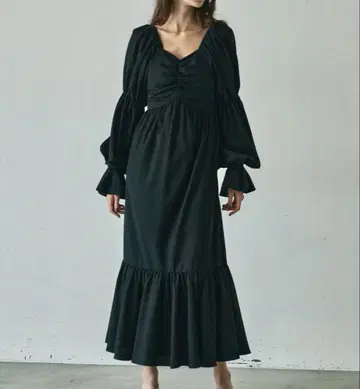 라벨에튀드 비라르고 슬리브 드레스 원피스 블랙