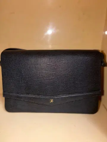 블랙 숄더백 합성 피혁