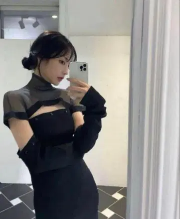 melt the lady button open round onepiece