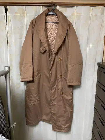 베이지 더블 버튼 롱 코트