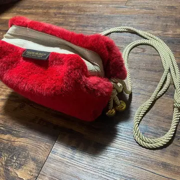 시어터 프로덕츠 후와후와 숄더 귀걸이 헤어 클립 bibiy