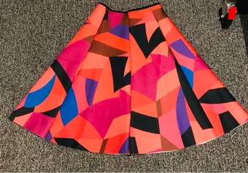이탈리아 구매 미사용 새상품 컬러풀 기하학 패턴 플레어 스커트