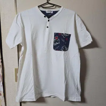 헬로키티 포켓 부착 티셔츠 M