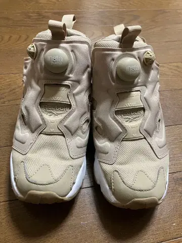 Reebok Instapump Fury 베이지 스니커즈 23cm