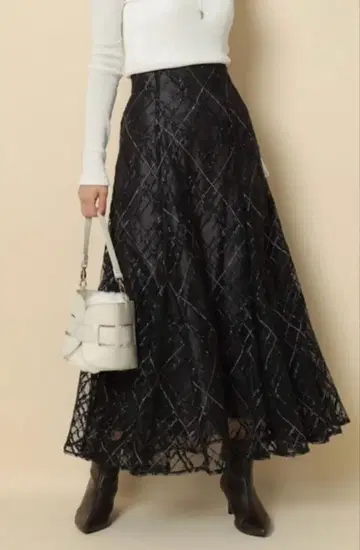 [택 포함 미사용 새상품] 아푸와이저 리셰 체크 자수 스커트