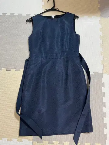 네이비 슬리브리스 드레스 허리 리본