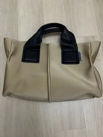 새상품 kawa-kawa 카와카와 토트백 한정판 색상 골드베이지