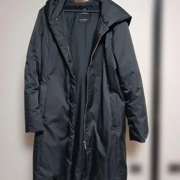 23구 블랙 후드 부착 다운 코트