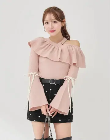[ darich ] [ 미사용 새상품 ] 벨 슬리브 프릴 니트탑 PNK
