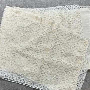 성인식 레이스와 새틴 오비 장식