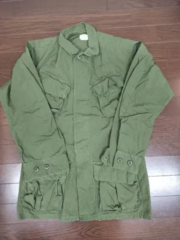 빈티지 올리브 그린 밀리터리 자켓