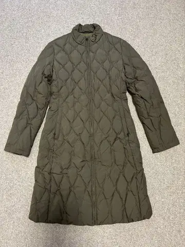 Henry cottons 올리브 그린 퀼팅 롱 다운 코트