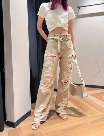 HIGH DAMAGED STRAIGHT