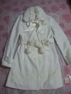 LIZ LISA/리즈리사 퍼&리본 포함 페이크 울 코트 화이트/화이트