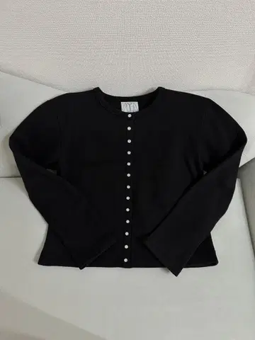 Agnes b 블랙 버튼 긴팔 가디건