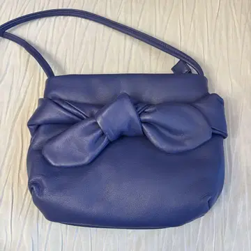 이아파피요네 소가죽 리본 숄더백