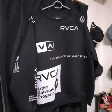 RVCA 블랙 맨투맨