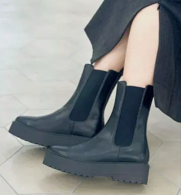 오리엔탈 트래픽 통굽 미들 기장 사이드 고어 부츠 블랙