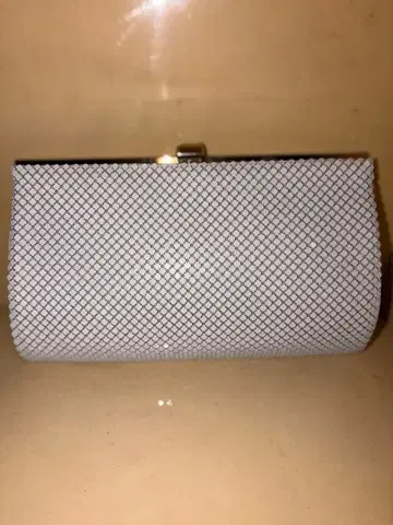 화이트 메쉬 클러치백