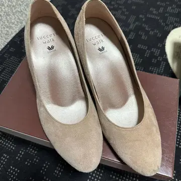 success walk 베이지 스웨이드 펌프스 22.5cm