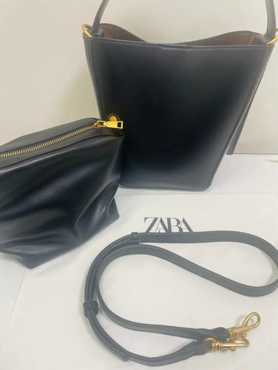 Zara Bucket Bag Black