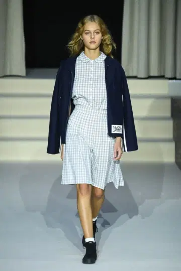 아네스베 니트 후드티 컬렉션 착용