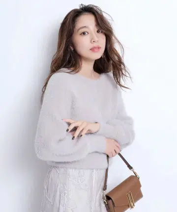 플러피 보트넥 니트 그레이지