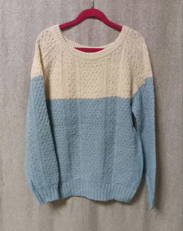 바이컬러 니트 스웨터 르쿠르블랑