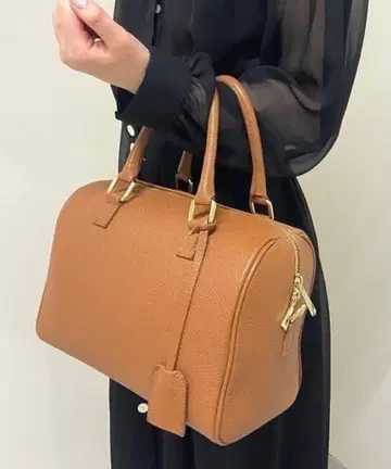 CHRISTIAN VILLA / 별주 가죽 보스턴 백