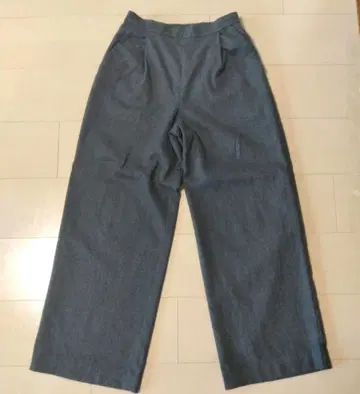 뷰티 앤 유스 울 턱 와이드 팬츠 S 사이즈 다크 그레이