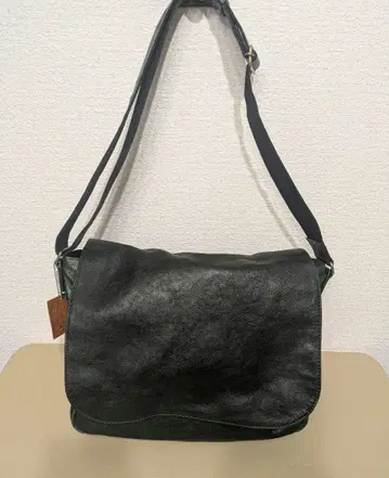 모스그린 가죽 숄더백