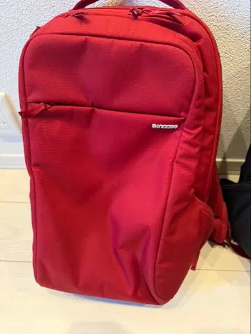 Incase 백팩 레드