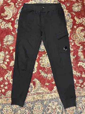 C.P. Company 맨투맨 조거 팬츠 블랙