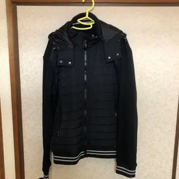 ZARA MAN 후드 부착 블랙 다운 자켓 후드티