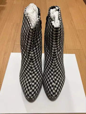 새상품 RESEXXY 하운드투스 숏부츠 L 사이즈