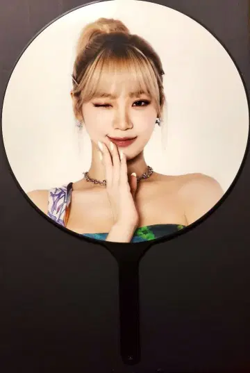 르세라핌 채원 팬미팅 FEARNADA 부채