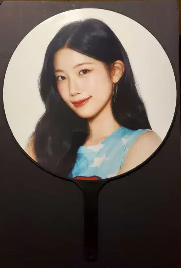 르세라핌 카즈하 팬미팅 FEARNADA 부채