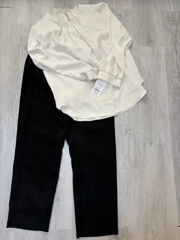 새상품 빅 사이즈 15호 펄 턱 블라우스 + 팬츠 셋업 포멀