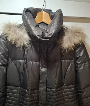 다크 브라운 퍼 달린 다운 롱 코트