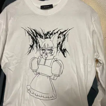 새상품 NOVESSEL 캐릭터 프린트 긴팔