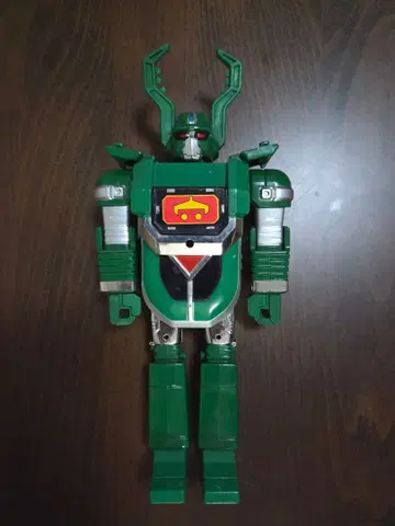 쿠와지로 피규어 비로보 카부탁 메탈 히어로