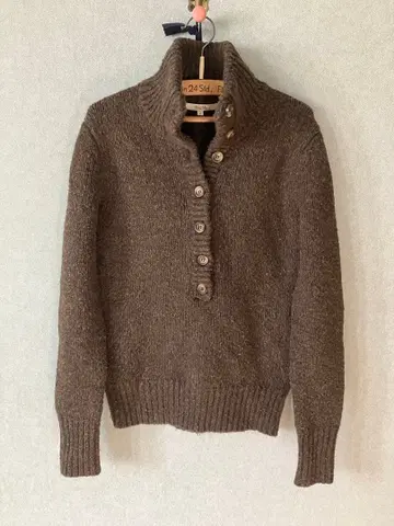 MICHAEL KORS 버튼 포함 하이넥 스웨터 사이즈 4