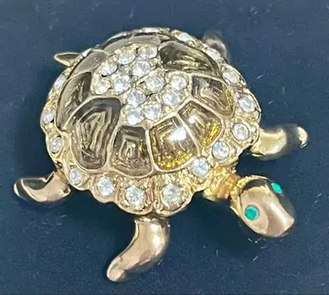 크리스탈 거북이 모양 브로치 The Atwood collection