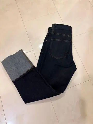 RED CARD 다크 블루 롤업 데님 팬츠 24 오쿠사 나오코