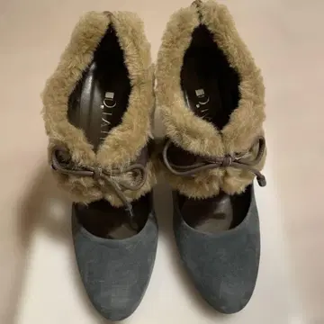 [ 새상품급 ] DIANA 퍼 달린 그레이 부티