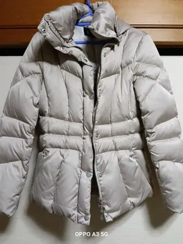 베이지 퀼팅 다운 자켓