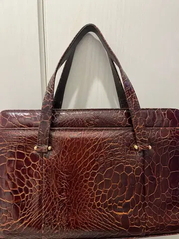 다크 브라운 악어 핸드백